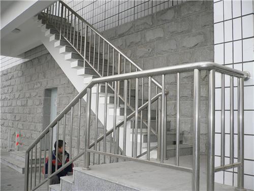 别墅复式楼梯必赢登陆入口栏杆扶手管